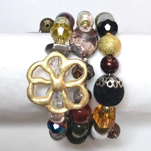 Handmade Bracelet with Vintage and Contemporary Elements (NB81-1H) - Picture 4 of 9